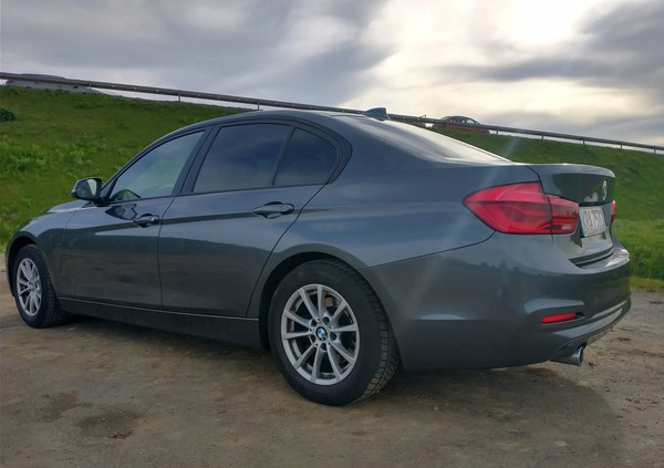 BMW Seria 3 cena 59800 przebieg: 186000, rok produkcji 2017 z Kamieńsk małe 211